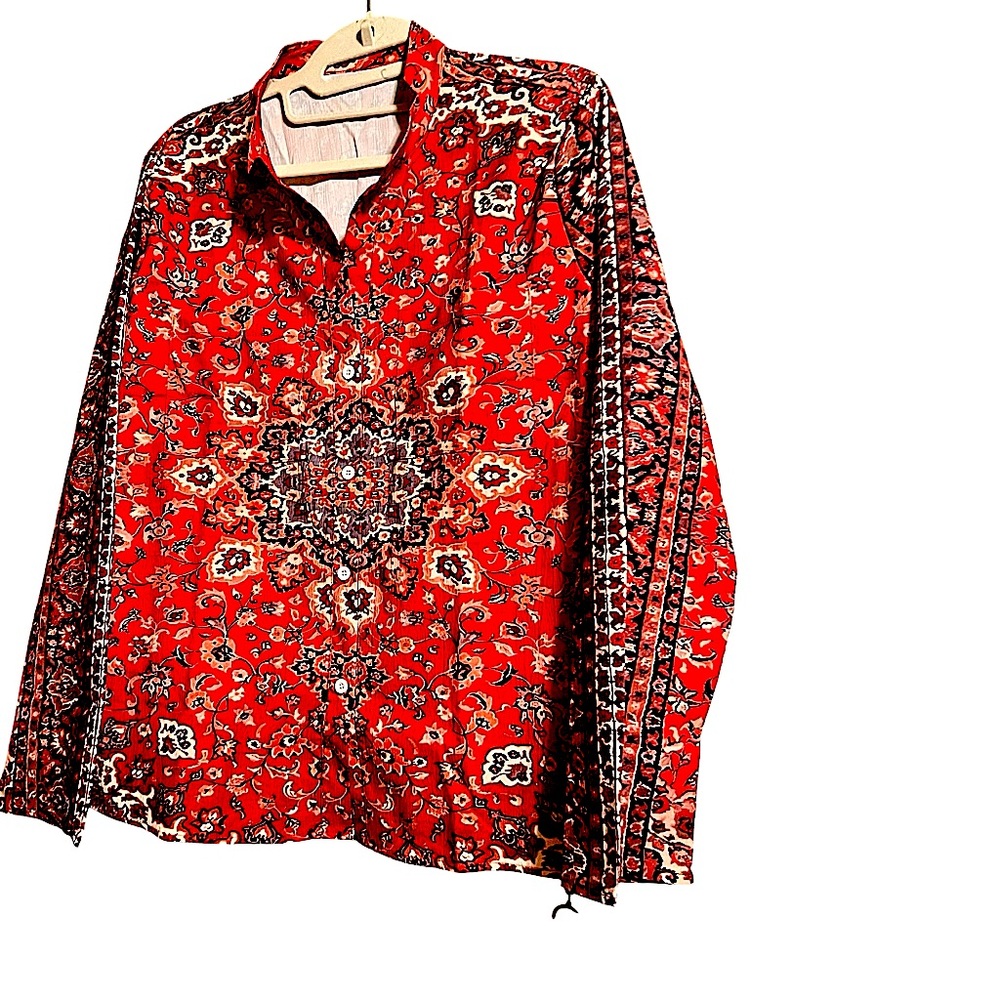 NWOT SUMMER Lightweight Flowing Women's Top w/ full sleeves, button down 2X.